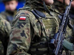 Wojna w Polsce: Co 5. osoba wyjedzie z kraju, co 5. mężczyzna chwyci za broń. Sondaż dla „Wprost”