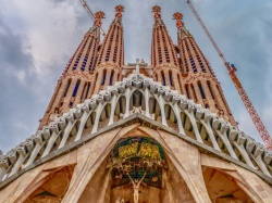 Trzeba było na to czekać ponad 140 lat. Budowa świątyni Sagrada Familia w końcu zostanie ukończona