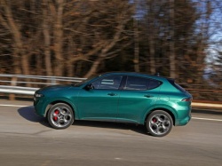 Marzec 2024 – Alfa Romeo umacnia się na rodzimym rynku