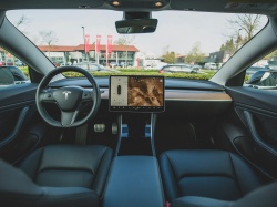 Tesla wprowadzi robotaksówki! Czy czeka nas rewolucja w transporcie?