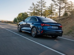 Audi S3 po face liftingu. Więcej mocy i gra światłami
