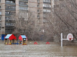Powódź w Rosji. Urzędnicy rozkradli pieniądze na beton, gryzonie podziurawiły tamę