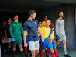 I Twoje dziecko może wyjść na murawę z Lewandowskim! Lidl rozpoczyna kampanię UEFA EURO 2024: LIDL KIDS TEAM