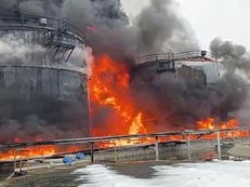 Rosyjskie rafinerie płoną. USA ostro krytykuje Kijów