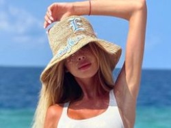 Julia Dybowska eksponuje NIEPOKOJĄCO szczupłą sylwetkę w bikini. Fani martwią się o jej zdrowie (ZDJĘCIA)