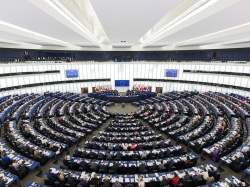 Parlament Europejski przyjął rezolucję ws. aborcji. Polska ma zmienić przepisy