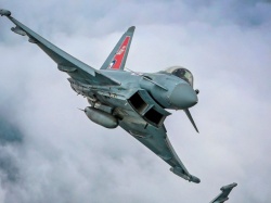 Pilot RAF o misjach nad Polską: Wtedy chcesz wyskoczyć z kokpitu [WYWIAD]