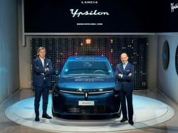 Nowa Lancia Ypsilon na wystawie podczas Milan Design Week 2024