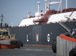 Francja chce zaprzestania importu LNG z Rosji, ale sama kupuje go najwięcej