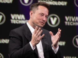 Elon Musk oszalał? Pisanie na X będzie płatne