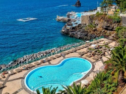 Zaplanuj urlop na słonecznej Maderze. Pokoje z widokiem na ocean