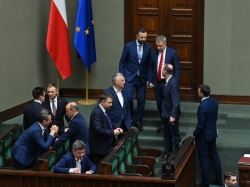 Którzy ministrowie rządu Tuska powinni odejść? Polacy odpowiedzieli w sondażu