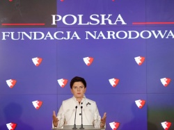 „Złote spadochrony” w Polskiej Fundacji Narodowej. Zarząd z nowymi umowami o pracę