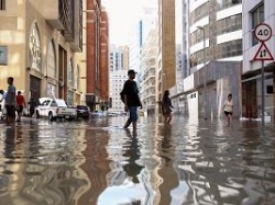 Powódź w Dubaju. Polacy donoszą o 
