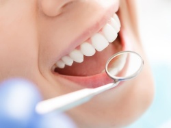 Zamiast leczenia, nowe własne zęby: czy to możliwe?