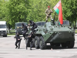 Białoruskie manewry przy granicy z Polską. Na miejscu czołgi i drony