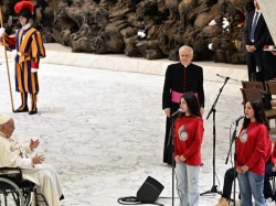 Papież z apelem do młodych. Wspomniał o „czasach naznaczonych wojną” i ekologii