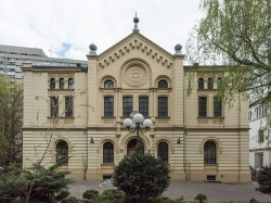Ambasada Niemiec sfinansuje remont drzwi wejściowych do synagogi Nożyków