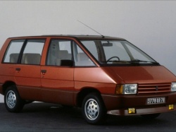 40 lat Renault Espace. Ciężko uwierzyć, że miał zaledwie 4,3 metra długości