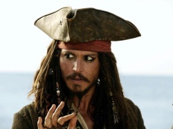 Johnny Depp krytykuje wielkie studia filmowe i napompowane budżety. 