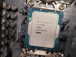 Najmocniejsze procesory Intela mogą być źle zaprojektowane. Tech YES City mówi o przyczynach niestabilności