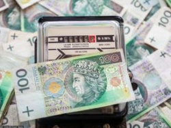 Polacy dostaną nowy bon. Co z podatkiem? Jest komunikat MF
