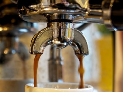 Włosi poruszeni tym, co dzieje się z cenami kawy. Koniec z espresso za 1 euro