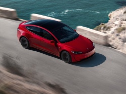 Tesla Model 3 Performance. 3,1 sekundy do 100 km/h. Cena robi wrażenie