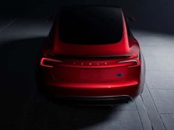 460 KM i w 3,1 sekundy do setki za 244 900 zł. Tesla Model 3 Performance to budżetowy sportowiec