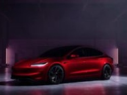 Nowa Tesla Model 3 Performance jest tak szybka, że oferta konkurencji robi się stara