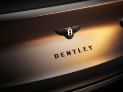 Bentley prezentuje nowe wersje luksusowego SUV-a. Jest jeszcze czarniejszy i bardziej tajemniczy