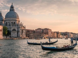Wenecja z nową opłatą dla turystów. To pierwsze takie miasto na świecie