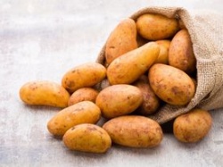 Odkryj przepis na zaskakującą przekąskę z ziemniaków. Idealne na imprezę
