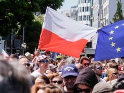 Zapytali Polaków o obecność w Unii. Wyniki najgorsze od ponad dekady