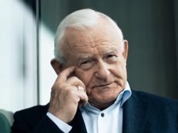 Leszek Miller ostro o deklaracjach Jarosława Kaczyńskiego: Ciemny lud to kupi