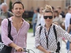 Mateusz Banasiuk i Magdalena Boczarska podjeżdżają na festiwal kinowy rowerami. Pokazali, że są 