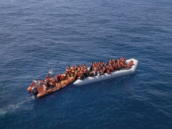 Wielka Brytania będzie deportowała nielegalnych migrantów. Ostry sprzeciw biskupów