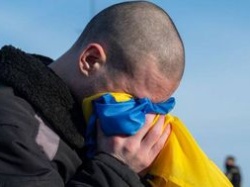 Ukraina odsyła jeńców na front. 