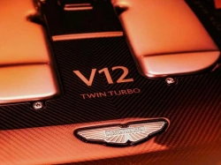 Mamy rok 2024, Aston Martin prezentuje nowe V12. I to jakie!