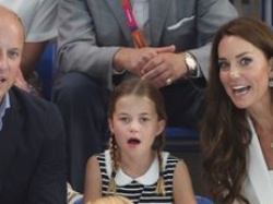 Kate Middleton i William opublikowali NOWE ZDJĘCIE księżniczki Charlotte z okazji 9. urodzin! Skóra zdjęta z mamy? (FOTO)