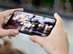 Używasz telefonu poziomo? Android 15 ułatwi ci życie