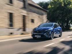 Nowa gama modeli Renault: więcej wyposażenia = więcej systemów bezpieczeństwa w standardzie