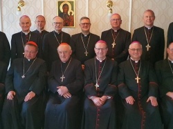 Biskupi zaniepokojeni działaniami MEN. Wystosowali apel do rządzących