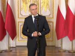 Prezydent Andrzej Duda wręczył Ordery Orła Białego. Uroczystości na Zamku Królewski.
