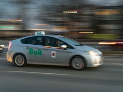 Kierowcy Ubera tylko z polskim prawem jazdy. To koniec dobrych wieści