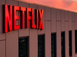 Netflix wkurzy wielu widzów. Firma rezygnuje z najtańszego planu w niektórych regionach