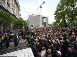 Tysiące Węgrów wyszło na ulice Debreczyna. Nowy lider wyprze Orbana?