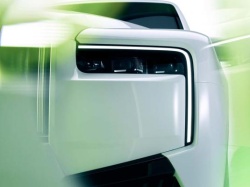 Rolls-Royce Cullinan ma nową kontrowersyjną twarz. V12 na szczęście zostało pod maską