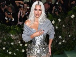 Kim Kardashian zaprezentowała talię osy na MET Gali. Fani martwią się o jej zdrowie: 