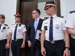 Szymon Hołownia zapowiedział kary dla polityków PiS i Konfederacji. Dostał odpowiedź